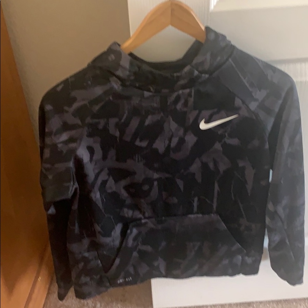 Nike camo hoodie